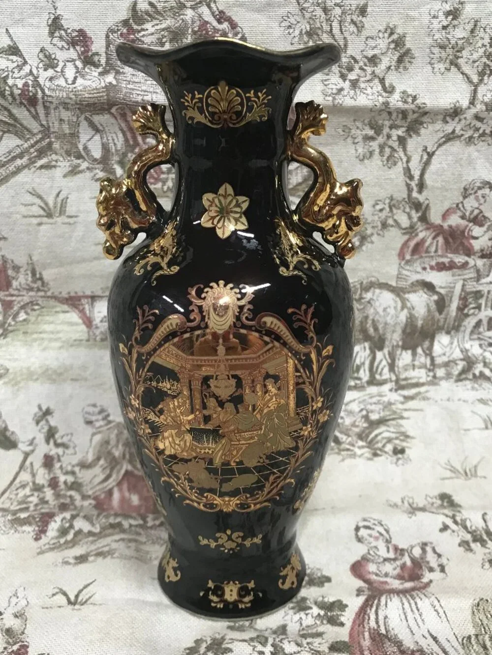 Chinese Vintage Black & Gold Art Porcelain Vase